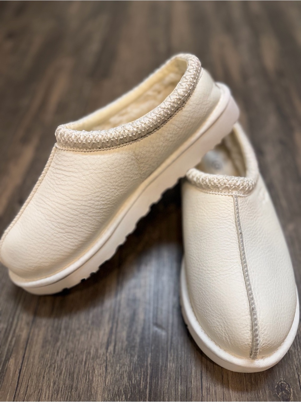 UGG Tasman Eva Women's White Slip On Closed Toe Leather Slippers Shoes Clogs 9